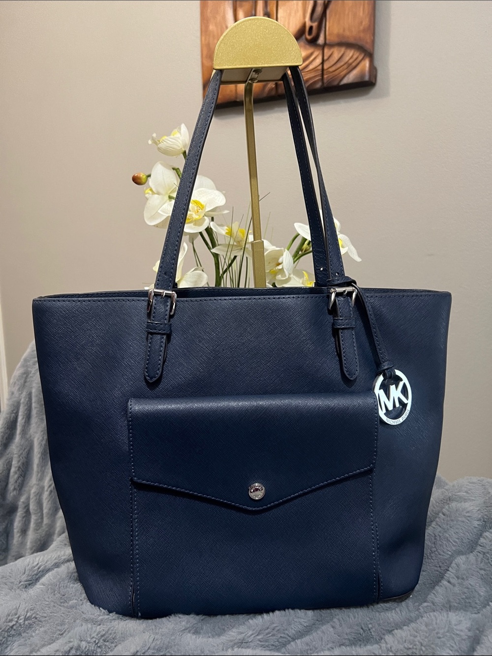 Michael Kors Jet Set Navy Saffiano Leather Tote EUC retail $358